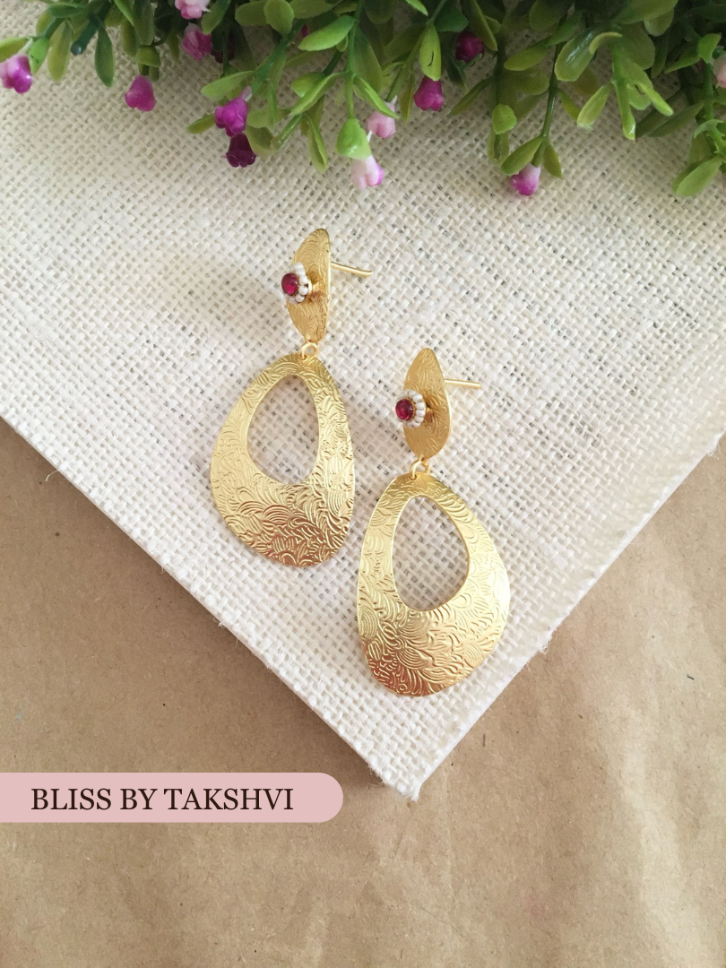 Tanvi Textured  Earrings