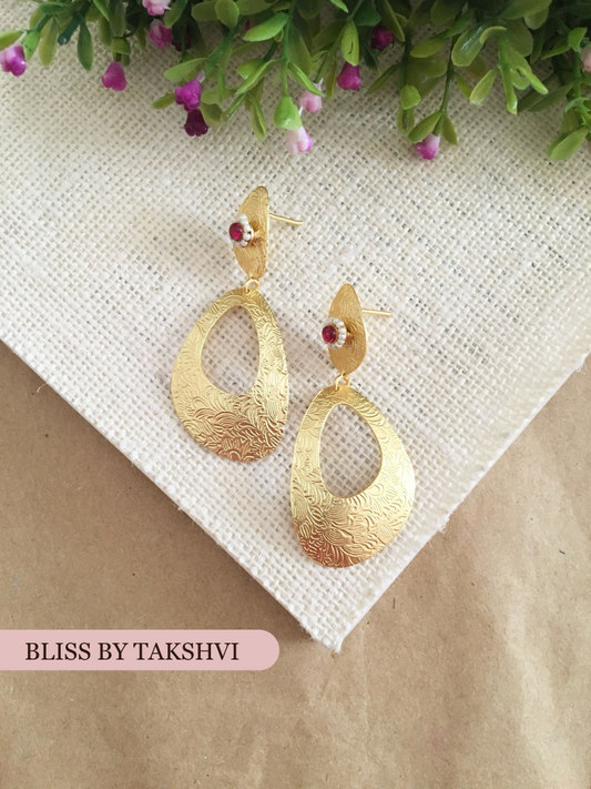 Tanvi Textured  Earrings