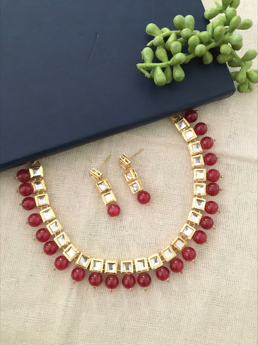 Meera Glossy Stone Necklace Set